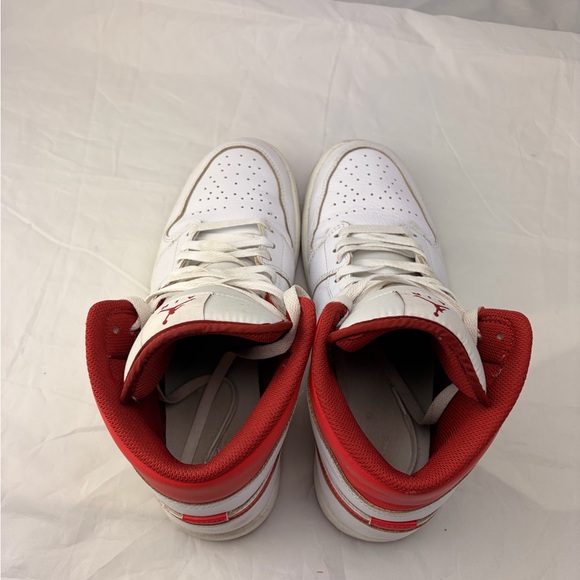 Jordan 1 Size 10.5 - Picture 7 of 7